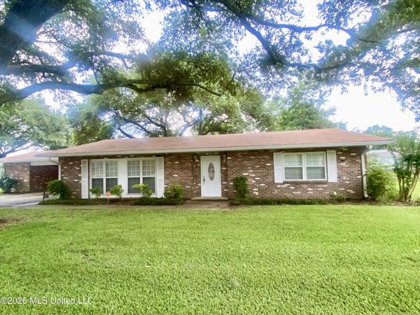 914 Lee Avenue, Crystal Springs, MS 39059
