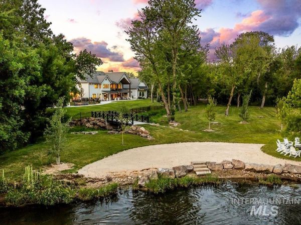 827 S Hidden Creek Ln, Eagle, ID 83616