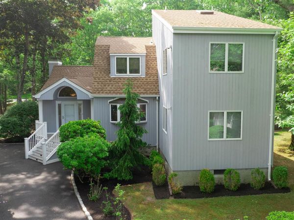 2 Strathmore Court , Remsenburg, NY 11960