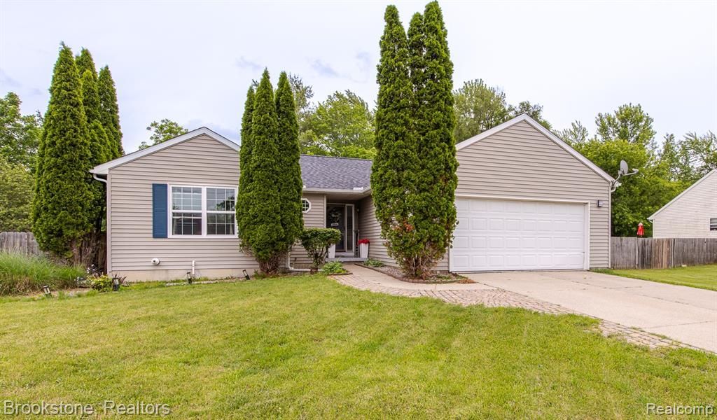 5039 Auker Drive, Grand Blanc Township, MI 48507 Main Photo