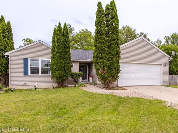 5039 Auker Drive, Grand Blanc Twp, MI 48507