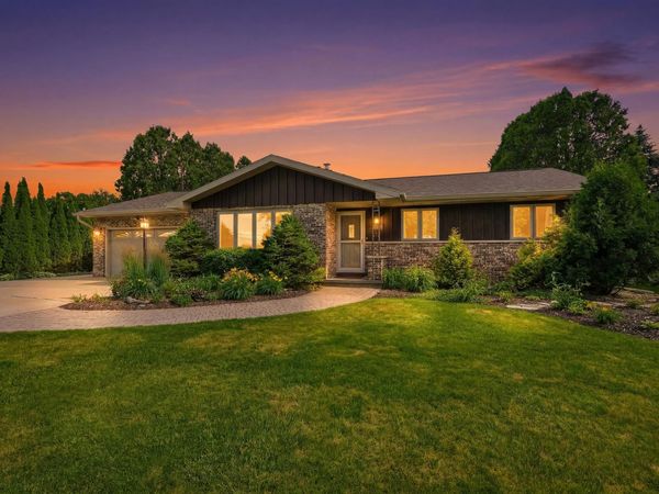 7003 Park Circle, Middleton, WI 53562