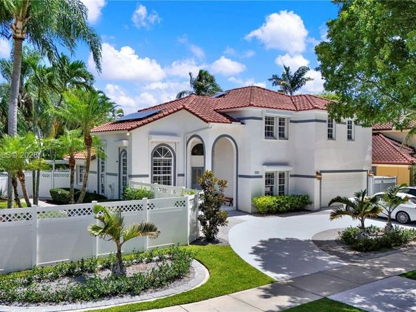 8940 SW 160th St, Palmetto Bay, FL 33157