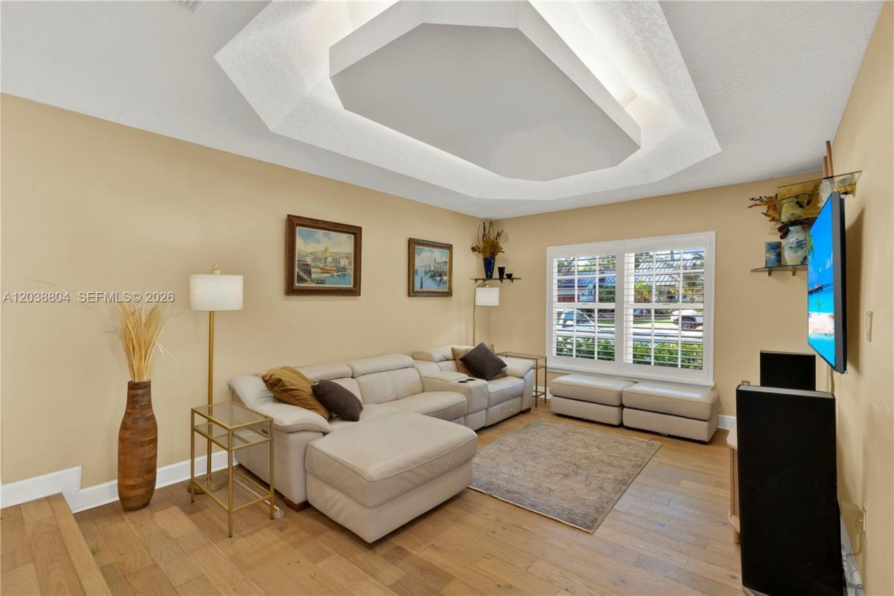 8940 SW 160th St, Palmetto Bay, FL 33157 Photo