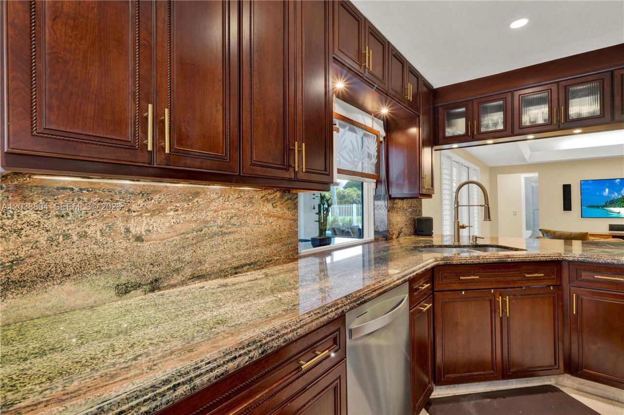 8940 SW 160th St, Palmetto Bay, FL 33157 Photo