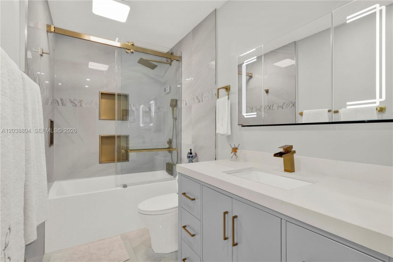8940 SW 160th St, Palmetto Bay, FL 33157 Photo
