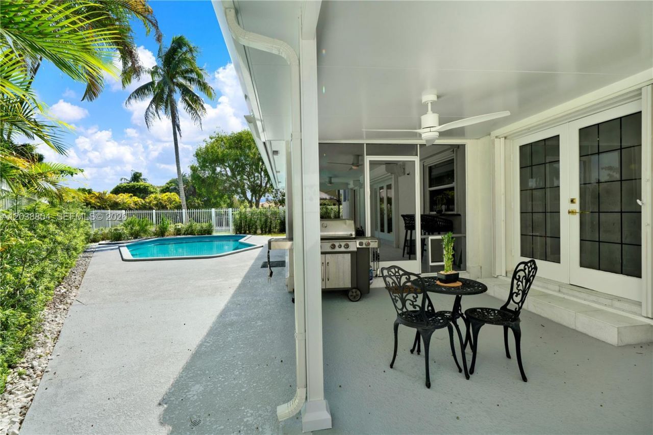 8940 SW 160th St, Palmetto Bay, FL 33157 Photo