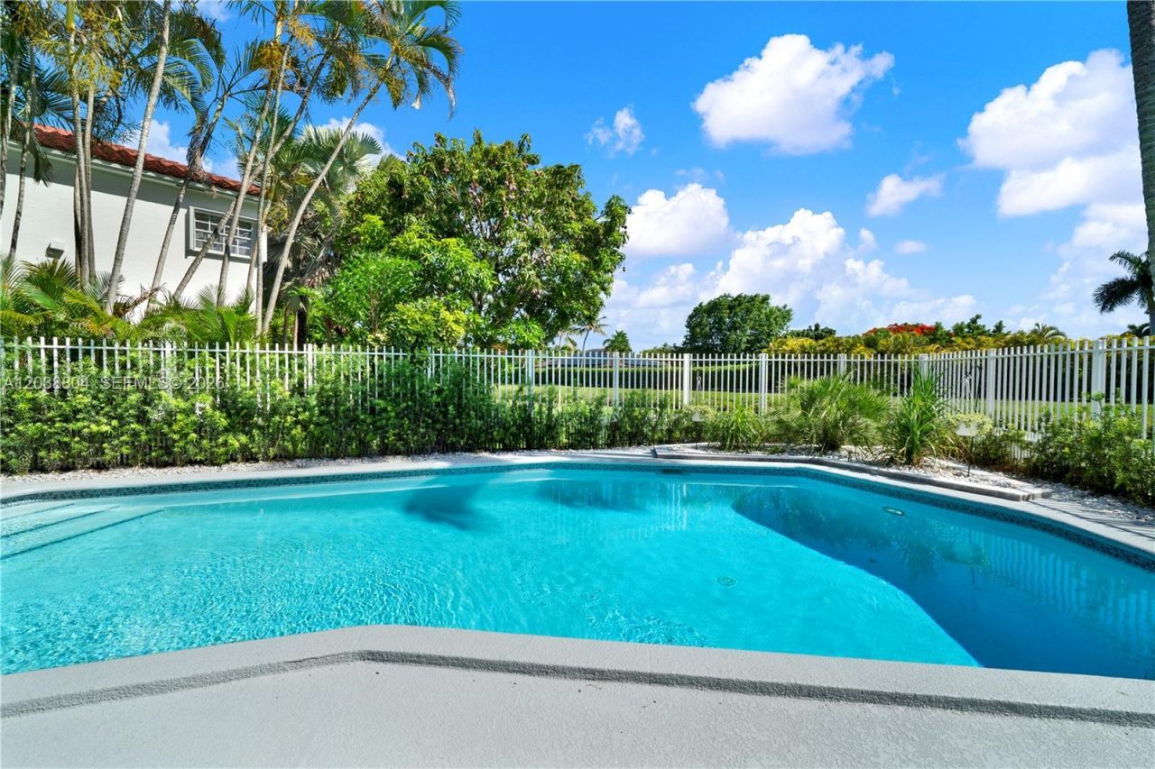 8940 SW 160th St, Palmetto Bay, FL 33157 Photo
