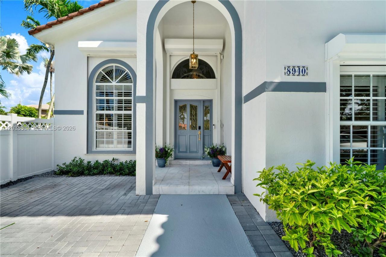 8940 SW 160th St, Palmetto Bay, FL 33157 Photo