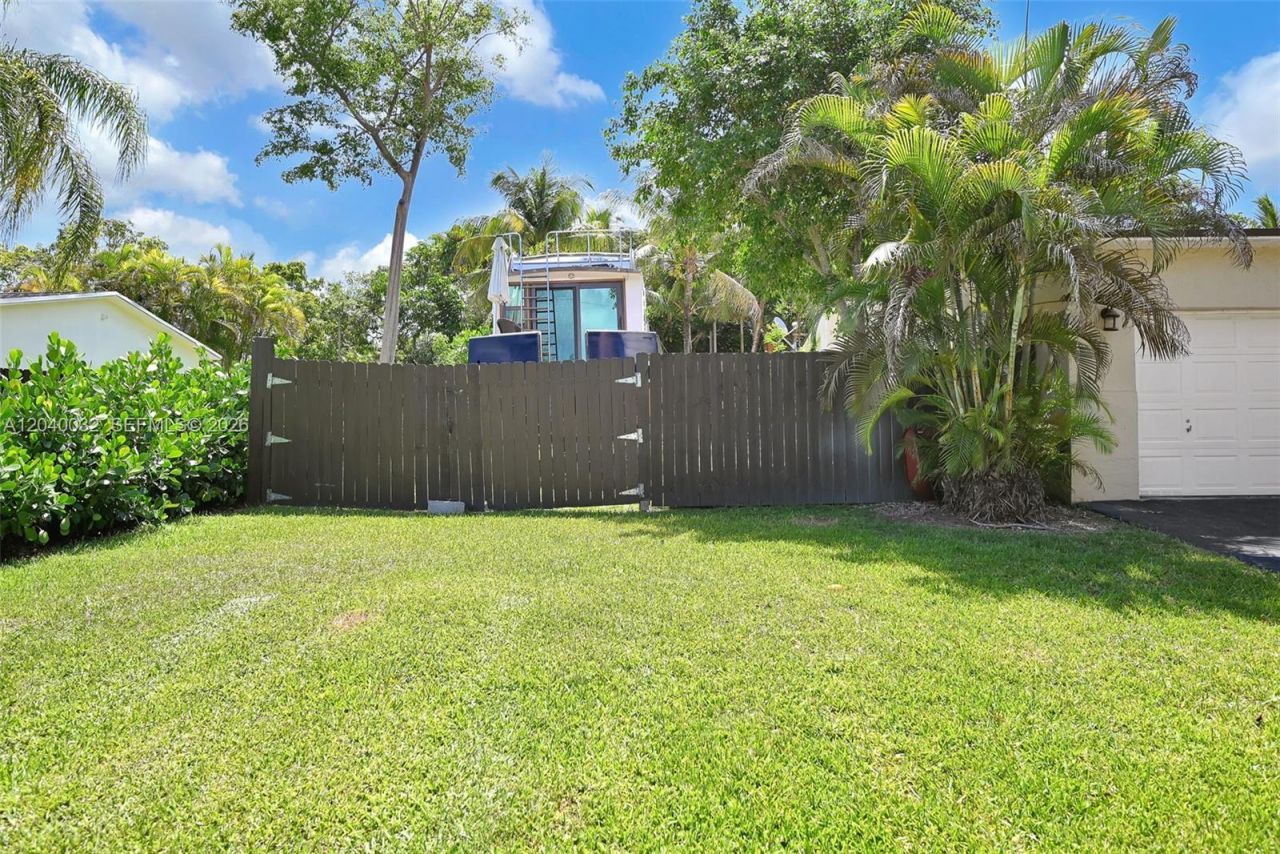 14501 SW 99th Ave , Miami, FL 33176 Photo