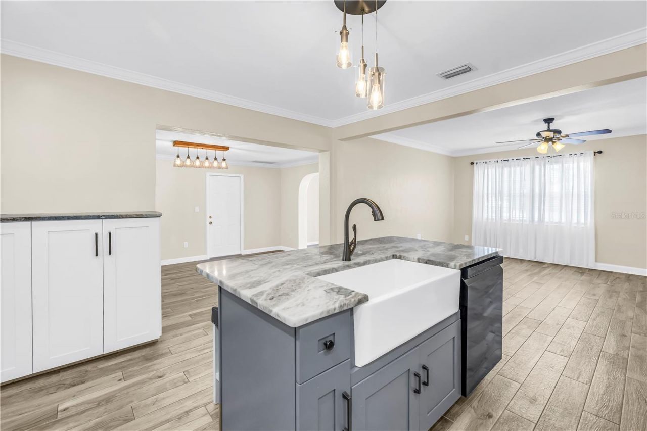 2375 37th Street N, Saint Petersburg, FL 33713 Photo