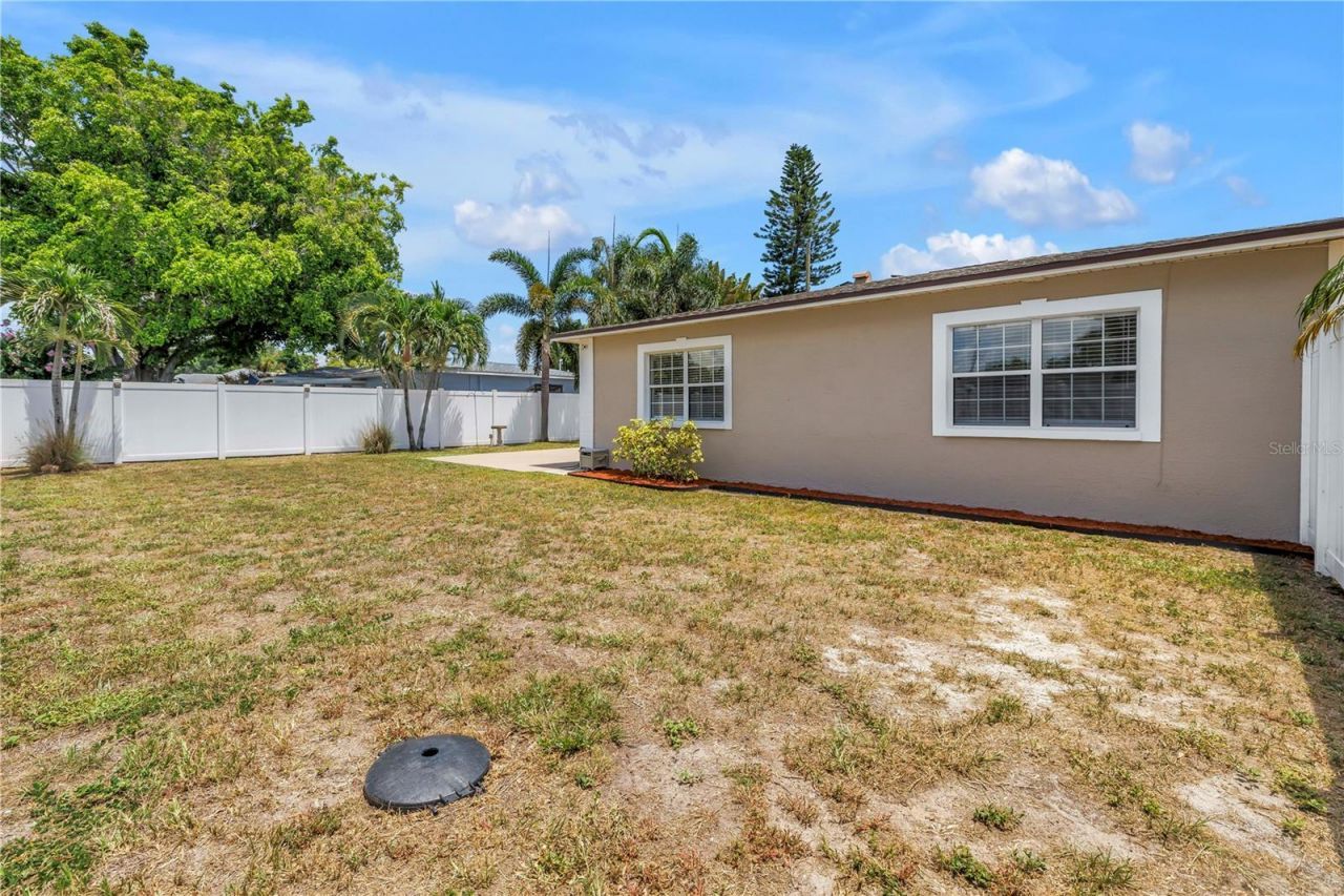 2375 37th Street N, Saint Petersburg, FL 33713 Photo