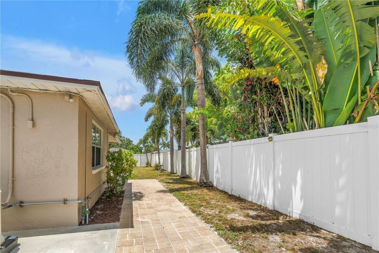 2375 37th Street N, Saint Petersburg, FL 33713 Photo