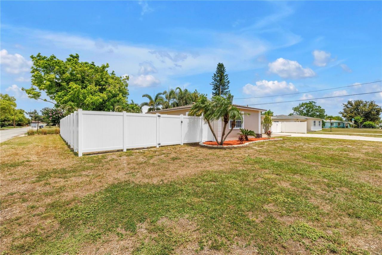 2375 37th Street N, Saint Petersburg, FL 33713 Photo