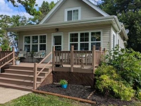 48760 10th Avenue, Kenyon, MN 55946