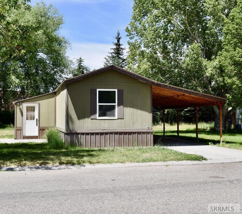132 Syringa Street, Rexburg, ID 83440 Main Photo