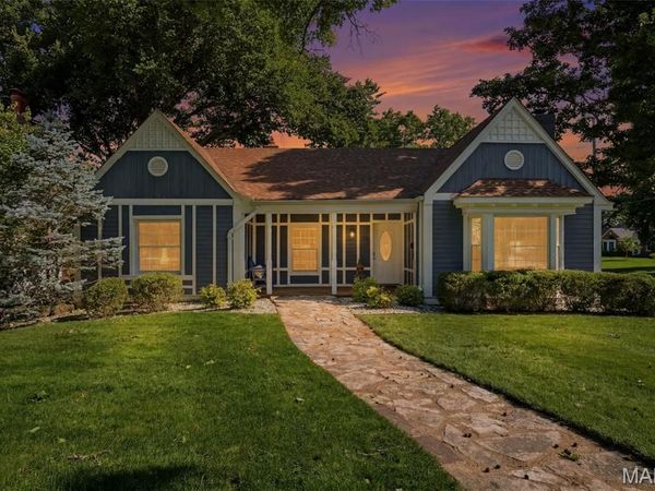 895 Brookside Drive , St Louis, MO 63122