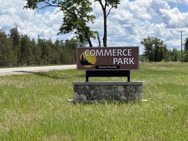 5605 Commerce Boulevard, Indian River, MI 49749