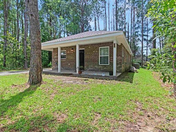 10 Middleton Ln, Atmore, AL 36502
