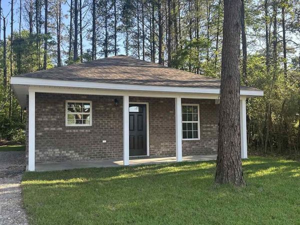 10 Middleton Ln, Atmore, AL 36502