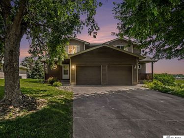 20213 Veterans Drive, Omaha, NE 68022