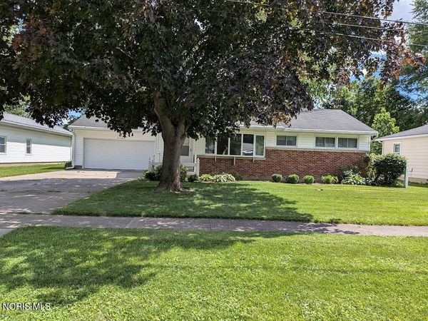207 Pontious Place , Napoleon, OH 43545