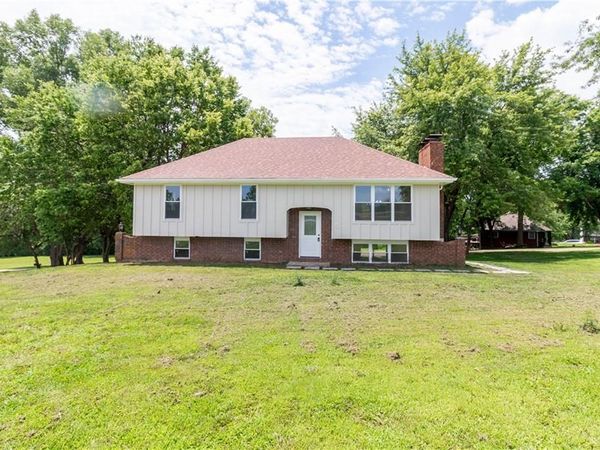 5 Tara Lane, Faucett, MO 64448