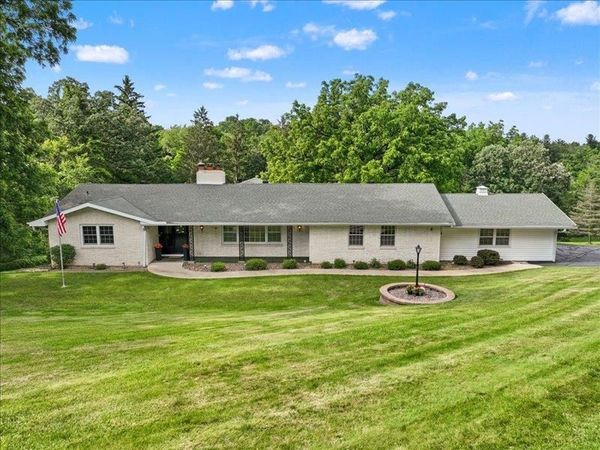 12275 Kingston Way, Dubuque, IA 52001