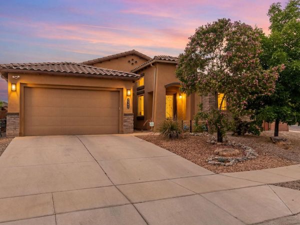 7348 Tree Line Avenue NW, Albuquerque, NM 87114