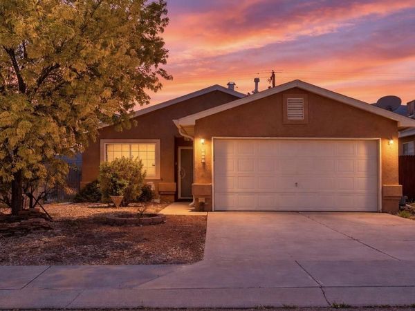 9100 Eiffel Avenue SW, Albuquerque, NM 87121