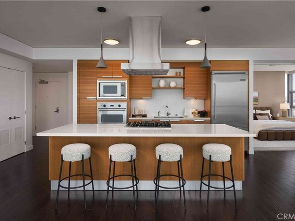 9 MacArthur Place, Unit 608, Santa Ana, CA 92707