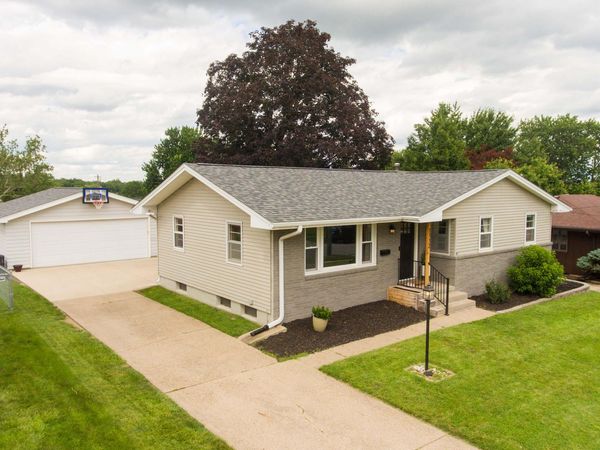 2712 Richmond Avenue, Des Moines, IA 50317