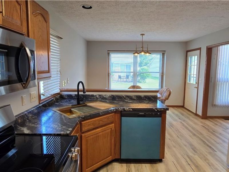 118 Gleneagle Drive, Elyria, OH 44035 Photo 5