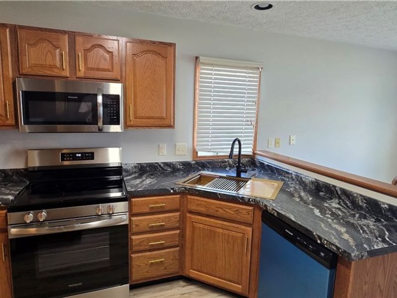 118 Gleneagle Drive, Elyria, OH 44035 Photo 8