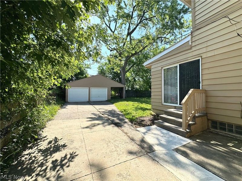 3709 Chelton Road, Shaker Heights, OH 44120 Photo 2