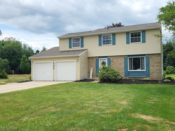 900 Berkshire Drive , Macedonia, OH 44056