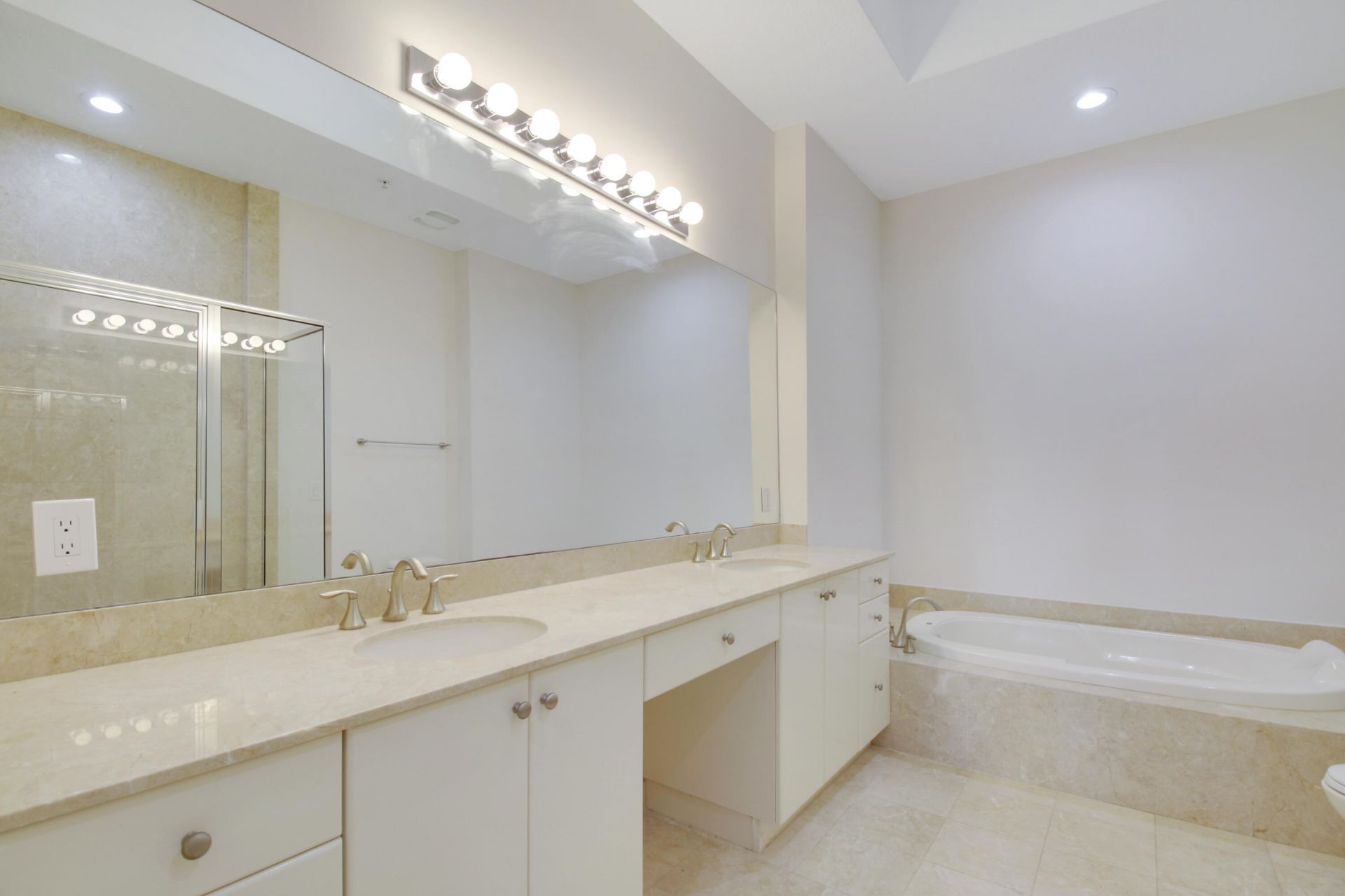 701 S Olive Avenue, Unit 316, West Palm Beach, FL 33401 Photo