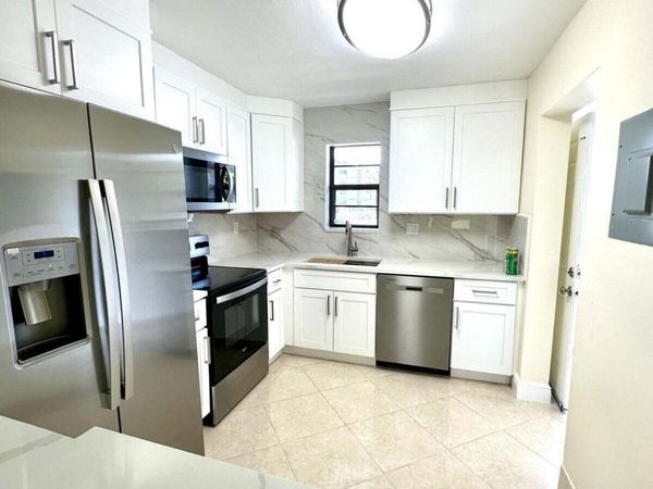 9440 SW 8th Street, Unit 109, Boca Raton, FL 33428