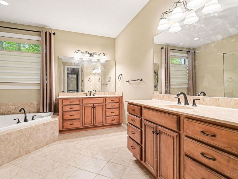 7860 Jolain Drive, Montgomery, OH 45242 Photo 14