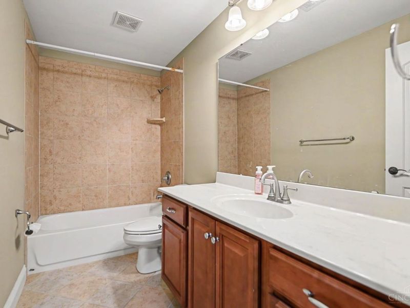 7860 Jolain Drive, Montgomery, OH 45242 Photo 17