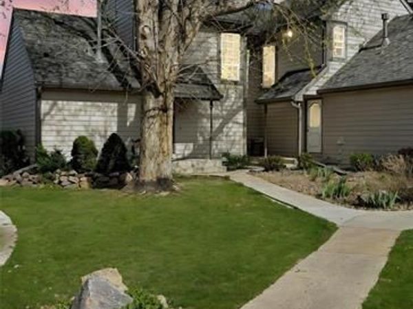 422 Cobblestone Drive, Colorado Springs, CO 80906