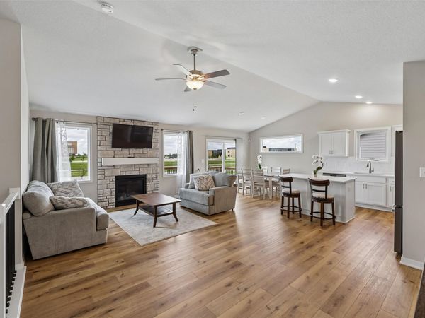 1465 NW Bull Run Court, Waukee, IA 50063