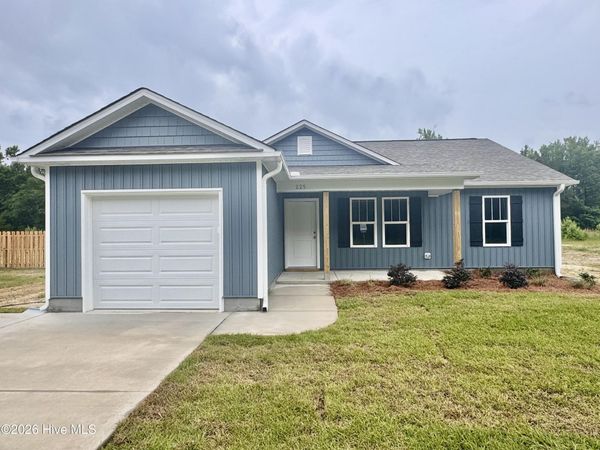 225 Montague Road , Currie, NC 28435