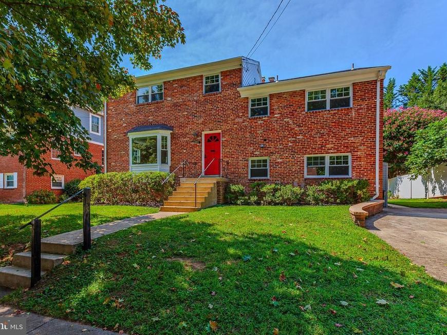 9902 Belhaven Road, Bethesda, MD 20817 Main Photo