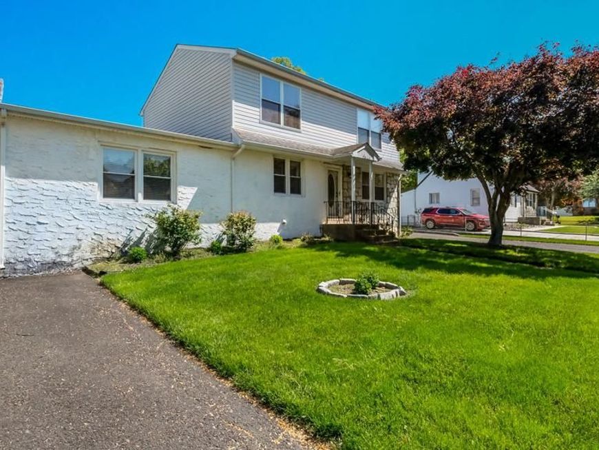 1915 Grand Avenue, Feasterville Trevose, PA 19053 Main Photo
