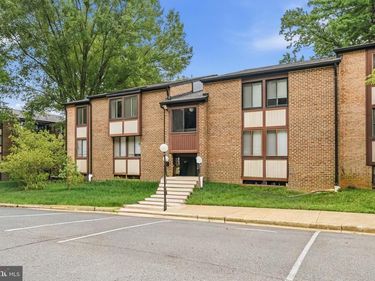 9715 KINGS CROWN COURT, Unit 201, FAIRFAX, VA 22031