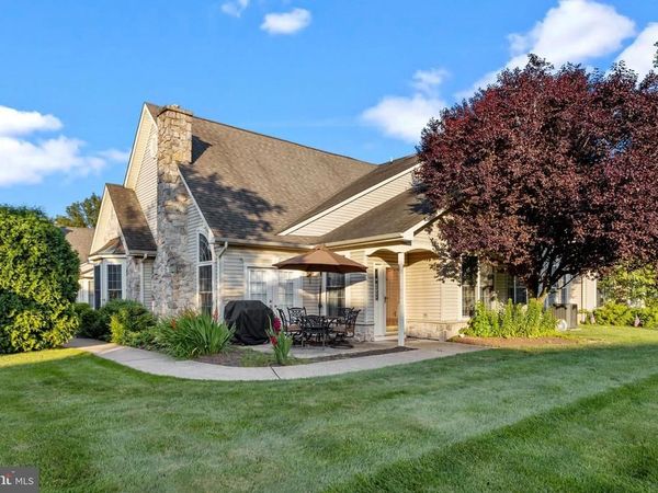 319 STARFLOWER LANE , LANGHORNE, PA 19047