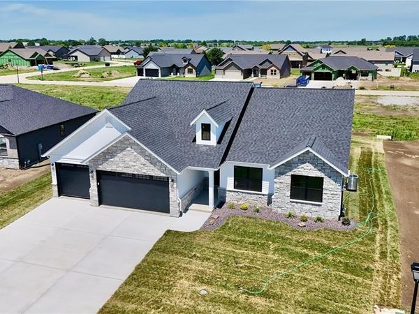 308 Rumsfeld Drive, Troy, IL 62094