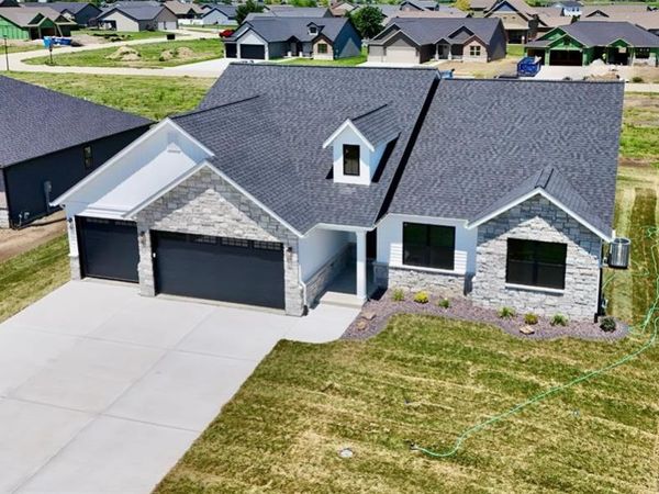 308 Rumsfeld Drive, Troy, IL 62094