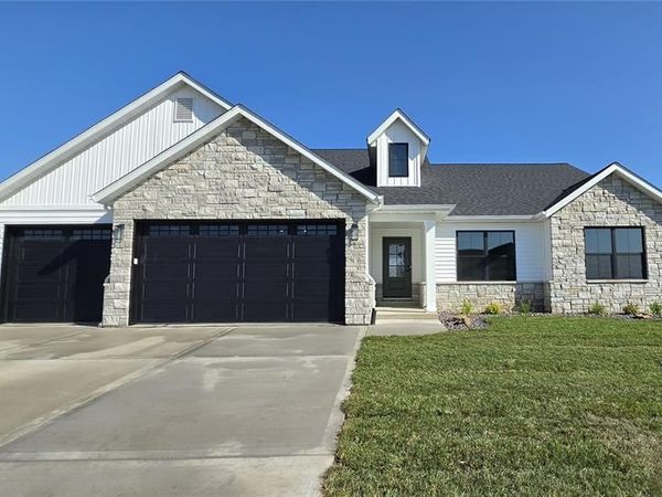 308 Rumsfeld Drive, Troy, IL 62094